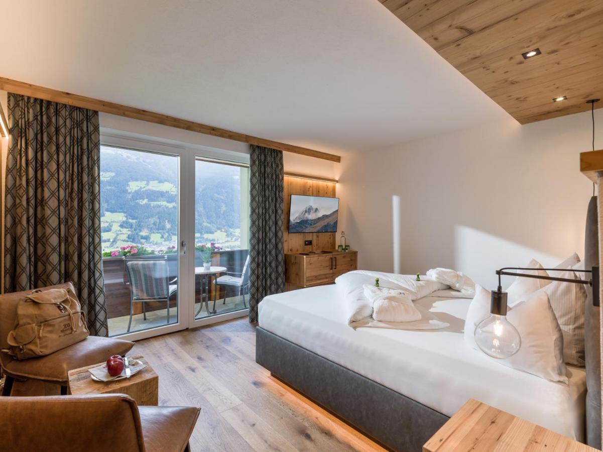 Hotel Waldfriede - Der Logenplatz Im Zillertal Fuegen Exterior photo