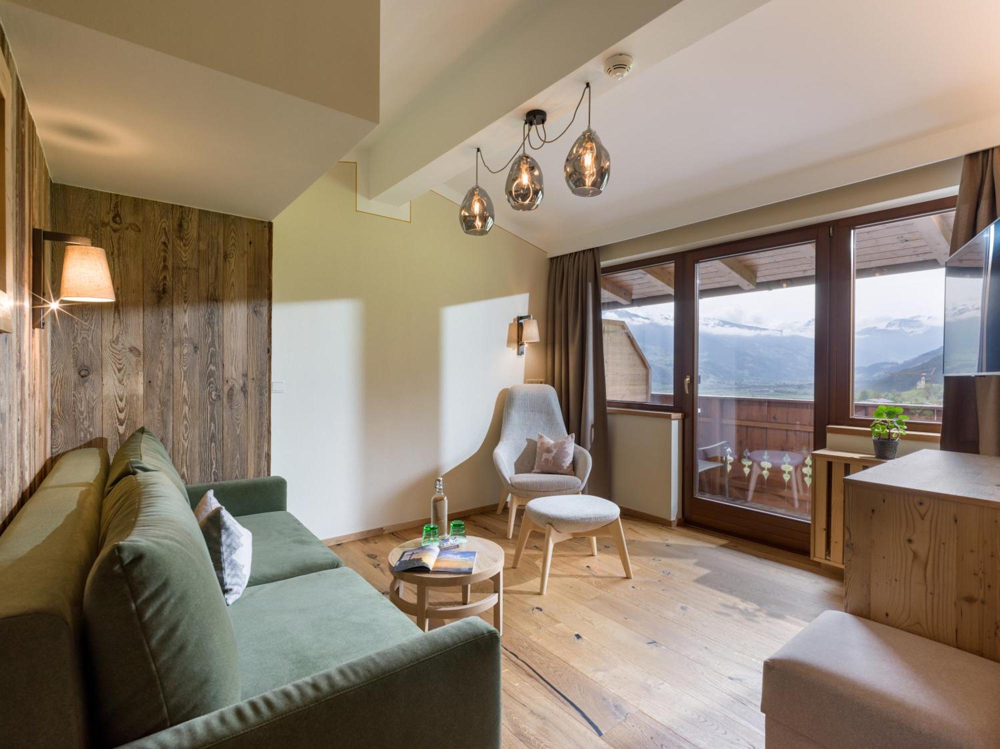 Hotel Waldfriede - Der Logenplatz Im Zillertal Fuegen Exterior photo